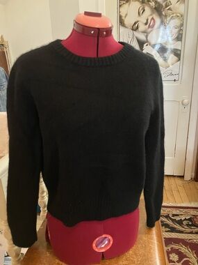 H&M Black Cashmere Crewneck Sweater medium